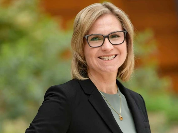 Jennifer Barton